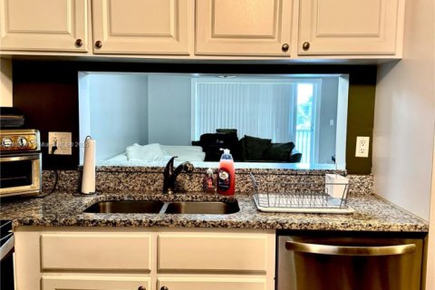 Condominio en venta en Margate, Florida, 2 dormitorios, 75.72 m2 № 1958486 - foto 13