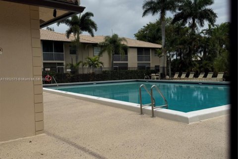 Condominio en venta en Margate, Florida, 2 dormitorios, 75.72 m2 № 1958486 - foto 2