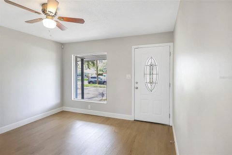 House in Orlando, Florida 4 bedrooms, 130.43 sq.m. № 1879340 - photo 6