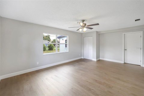 House in Orlando, Florida 4 bedrooms, 130.43 sq.m. № 1879340 - photo 22