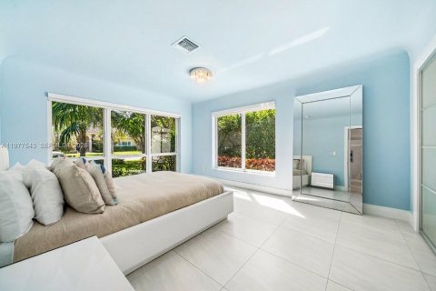 House in Lighthouse Point, Florida 3 bedrooms, 156.45 sq.m. № 2048169 - photo 28