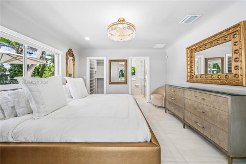 House in Lighthouse Point, Florida 3 bedrooms, 156.45 sq.m. № 2048169 - photo 22