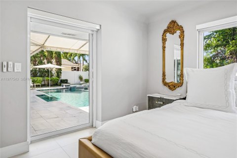 House in Lighthouse Point, Florida 3 bedrooms, 156.45 sq.m. № 2048169 - photo 23