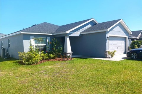 House in Eagle Lake, Florida 4 bedrooms, 151.15 sq.m. № 1571793 - photo 2