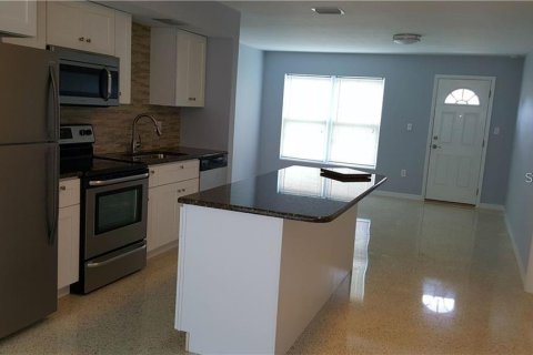 Casa en alquiler en New Port Richey, Florida, 2 dormitorios, 96.62 m2 № 1771597 - foto 3