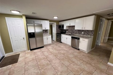 Casa en alquiler en Winter Haven, Florida, 4 dormitorios, 116.31 m2 № 1876990 - foto 2