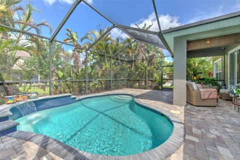 House in Apollo Beach, Florida 4 bedrooms, 182.92 sq.m. № 2151964 - photo 8