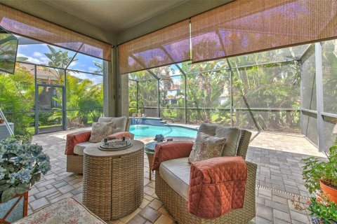 House in Apollo Beach, Florida 4 bedrooms, 182.92 sq.m. № 2151964 - photo 6