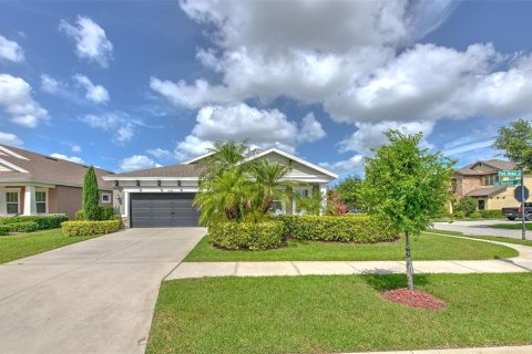 House in Apollo Beach, Florida 4 bedrooms, 182.92 sq.m. № 2151964
