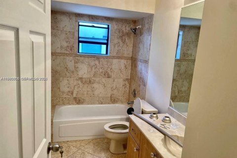 Villa ou maison à vendre à Boca Raton, Floride: 3 chambres, 177.72 m2 № 2023554 - photo 11