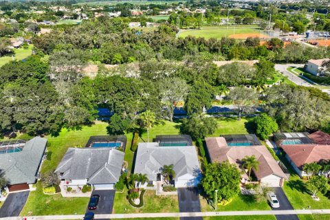 Villa ou maison à vendre à Boca Raton, Floride: 3 chambres, 177.72 m2 № 2023554 - photo 4