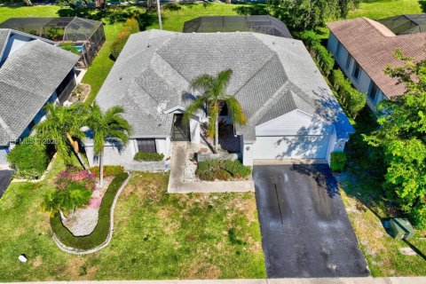 Villa ou maison à vendre à Boca Raton, Floride: 3 chambres, 177.72 m2 № 2023554 - photo 2