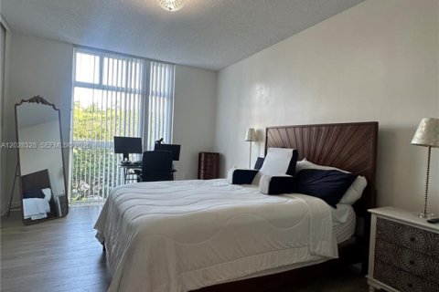 Condo in Doral, Florida, 3 bedrooms  № 2087171 - photo 12
