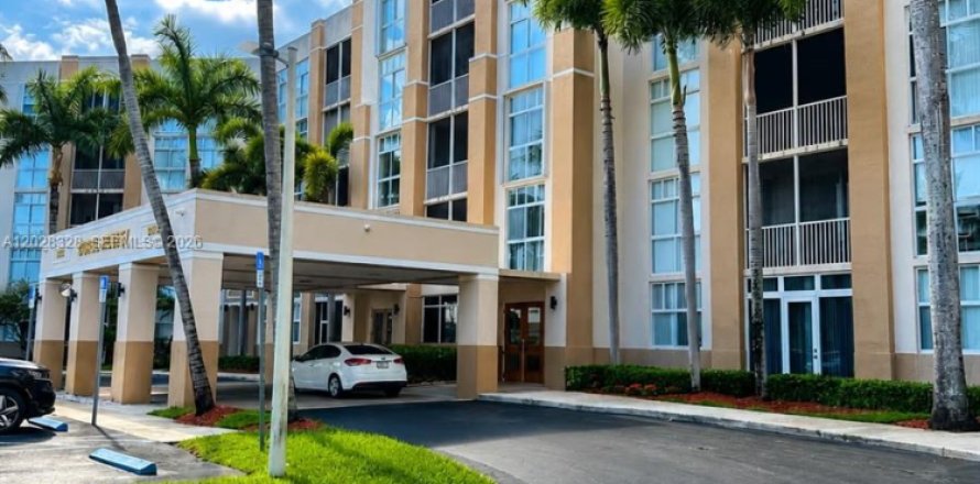 Condo in Doral, Florida, 3 bedrooms  № 2087171