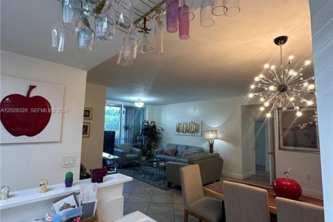 Condo in Doral, Florida, 3 bedrooms  № 2087171 - photo 9