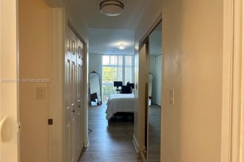 Condo in Doral, Florida, 3 bedrooms  № 2087171 - photo 10