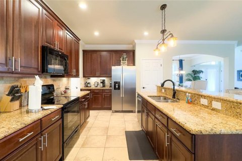 House in Davenport, Florida 5 bedrooms, 312.8 sq.m. № 1809963 - photo 9