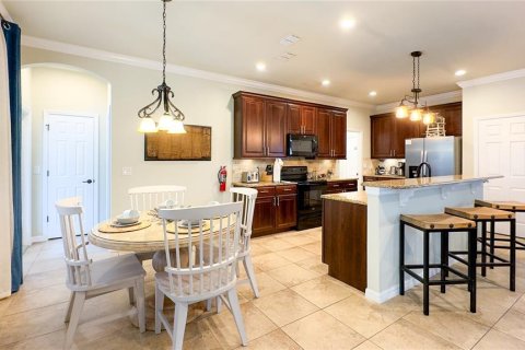 House in Davenport, Florida 5 bedrooms, 312.8 sq.m. № 1809963 - photo 12