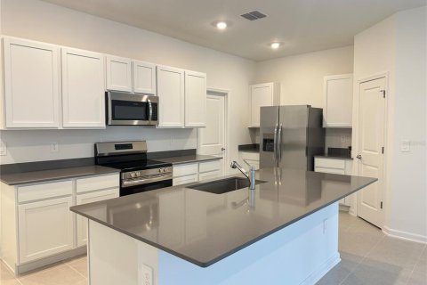House in Orlando, Florida 3 bedrooms, 166.76 sq.m. № 1912335 - photo 19