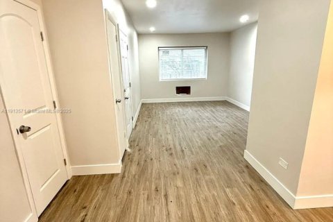 Appartement à louer à Miami Beach, Floride: 43.2 m2 № 1968871 - photo 3