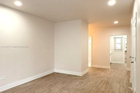 Appartement à louer à Miami Beach, Floride: 43.2 m2 № 1968871 - photo 2