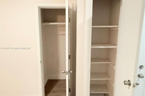 Appartement à louer à Miami Beach, Floride: 43.2 m2 № 1968871 - photo 7