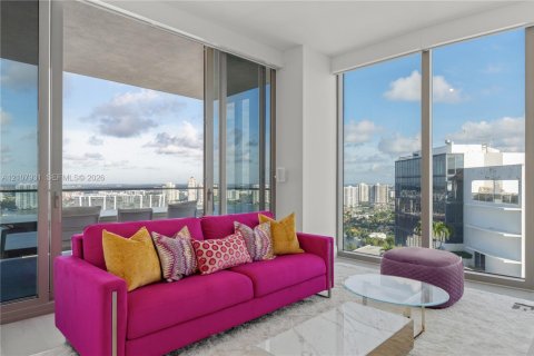Condominio en venta en Sunny Isles Beach, Florida, 4 dormitorios, 358.05 m2 № 2428231 - foto 30