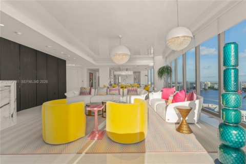 Condominio en venta en Sunny Isles Beach, Florida, 4 dormitorios, 358.05 m2 № 2428231 - foto 9
