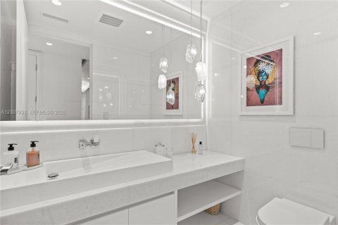 Condominio en venta en Sunny Isles Beach, Florida, 4 dormitorios, 358.05 m2 № 2428231 - foto 24