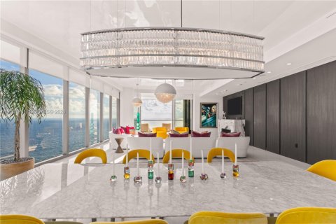 Condominio en venta en Sunny Isles Beach, Florida, 4 dormitorios, 358.05 m2 № 2428231 - foto 3