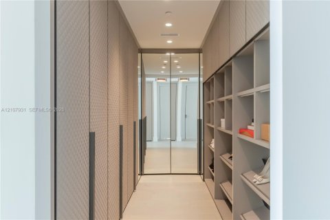 Condominio en venta en Sunny Isles Beach, Florida, 4 dormitorios, 358.05 m2 № 2428231 - foto 22