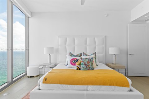 Condominio en venta en Sunny Isles Beach, Florida, 4 dormitorios, 358.05 m2 № 2428231 - foto 25