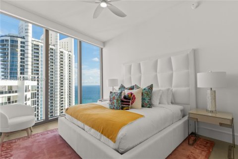 Condominio en venta en Sunny Isles Beach, Florida, 4 dormitorios, 358.05 m2 № 2428231 - foto 26