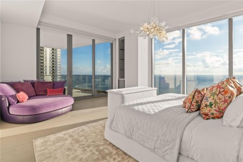 Condominio en venta en Sunny Isles Beach, Florida, 4 dormitorios, 358.05 m2 № 2428231 - foto 17