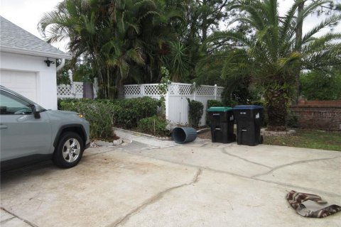 House in Orlando, Florida 4 bedrooms, 210.33 sq.m. № 1782836 - photo 23