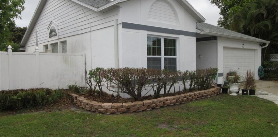 House in Orlando, Florida 4 bedrooms, 210.33 sq.m. № 1782836