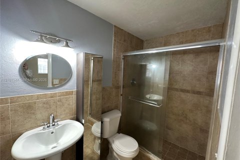 House in Miami Gardens, Florida 3 bedrooms, 126.72 sq.m. № 2401329 - photo 8