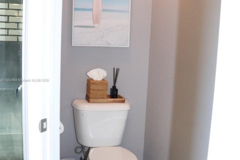 House in Cape Coral, Florida 3 bedrooms, 155.8 sq.m. № 1955972 - photo 9