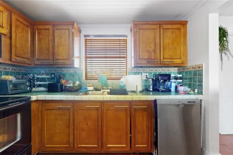 Купить кондоминиум в Майами, Флорида 2 спальни, 131.46м2, № 2005274 - фото 11