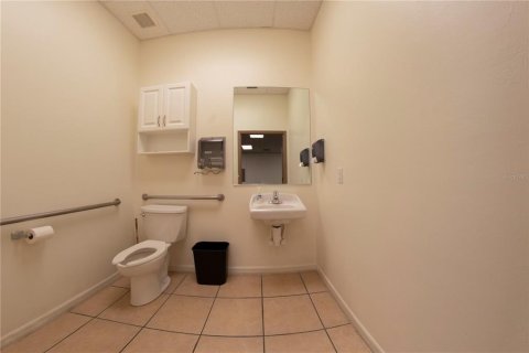 Immobilier commercial à louer à Punta Gorda, Floride: 487.55 m2 № 1134235 - photo 14