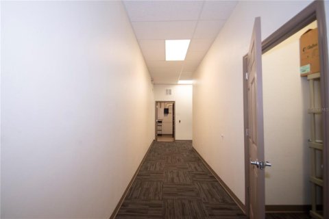 Immobilier commercial à louer à Punta Gorda, Floride: 487.55 m2 № 1134235 - photo 9