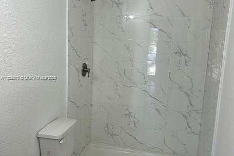 House in Florida City, Florida 5 bedrooms, 176.7 sq.m. № 1797494 - photo 8