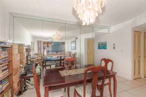 Condo in Lauderdale Lakes, Florida, 2 bedrooms  № 1881755 - photo 7