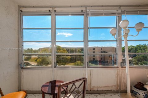 Condo in Lauderdale Lakes, Florida, 2 bedrooms  № 1881755 - photo 15