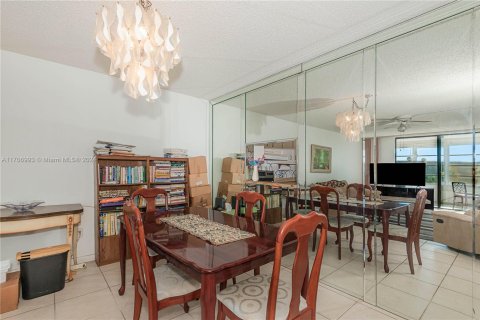 Condo in Lauderdale Lakes, Florida, 2 bedrooms  № 1881755 - photo 6