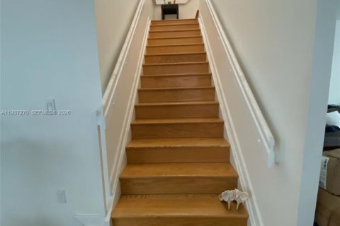 Casa en venta en Miami, Florida, 4 dormitorios, 204.94 m2 № 2053724 - foto 16