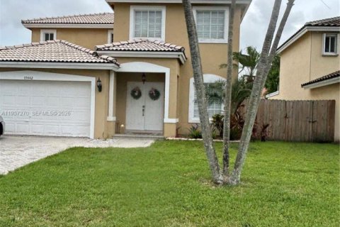 Casa en venta en Miami, Florida, 4 dormitorios, 204.94 m2 № 2053724 - foto 2