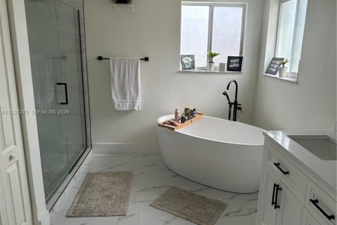 Casa en venta en Miami, Florida, 4 dormitorios, 204.94 m2 № 2053724 - foto 21