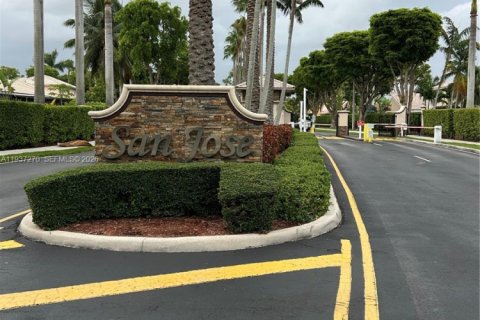 Casa en venta en Miami, Florida, 4 dormitorios, 204.94 m2 № 2053724 - foto 1