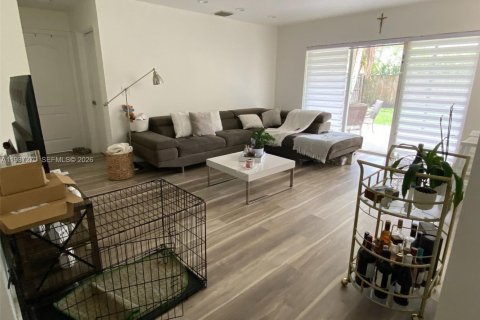 Casa en venta en Miami, Florida, 4 dormitorios, 204.94 m2 № 2053724 - foto 10